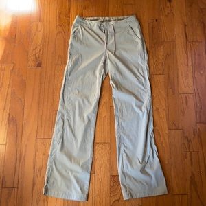 Columbia Hiking Pants // Size 4 // Omni-Shield